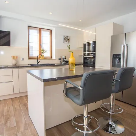 Tiffany With Private Pool And Garden Villa Poreč