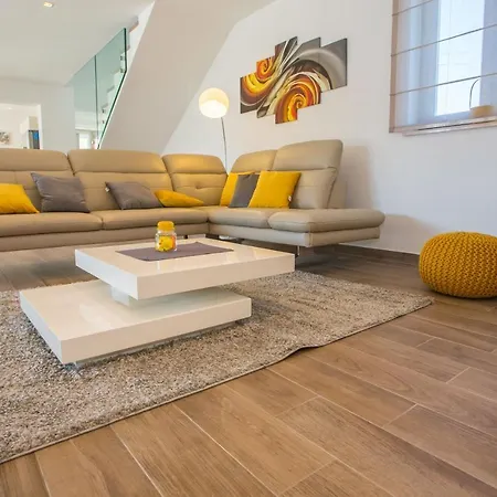 Tiffany With Private Pool And Garden Villa