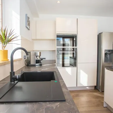 Villa Tiffany With Private Pool And Garden