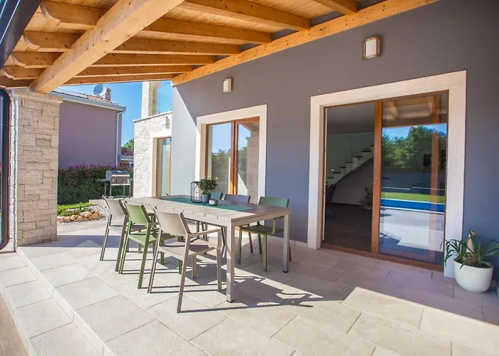 Vila Tiffany With Private Pool And Garden Porec