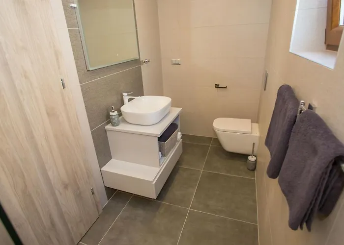 Tiffany With Private Pool And Garden Vila