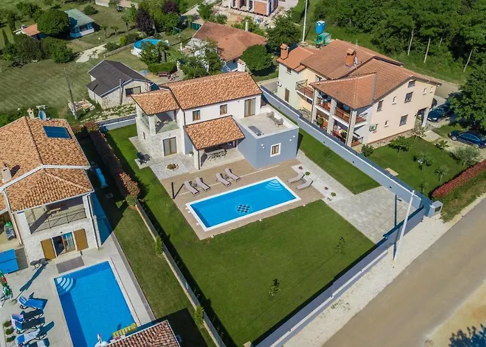 Vila Tiffany With Private Pool And Garden Porec