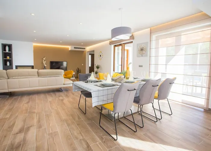 Vila Tiffany With Private Pool And Garden Porec