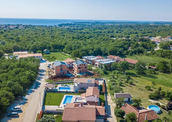 Tiffany With Private Pool And Garden Vila