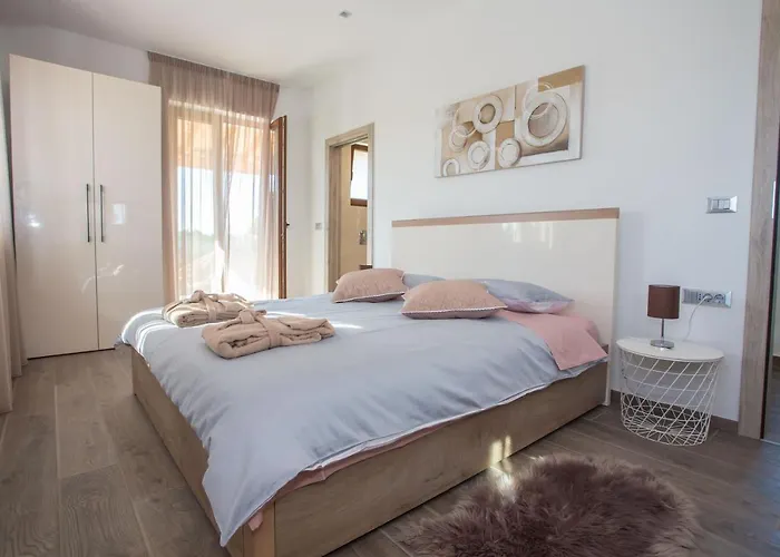 Tiffany With Private Pool And Garden Vila *