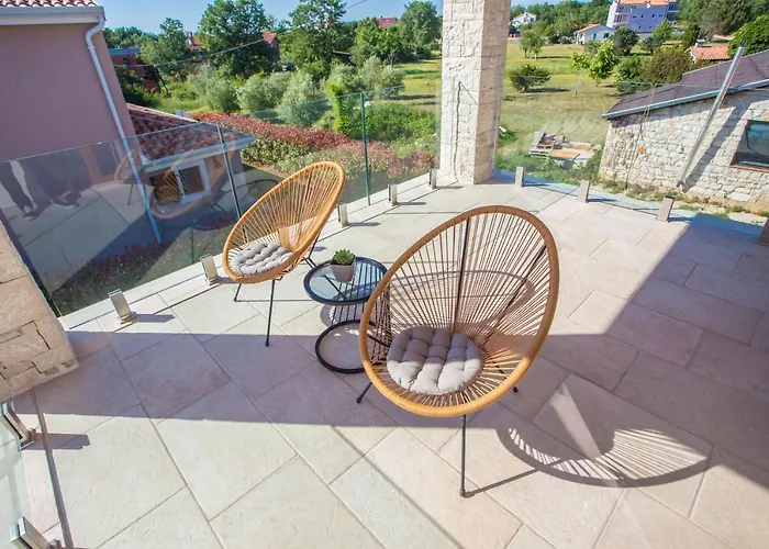 Vila Tiffany With Private Pool And Garden *