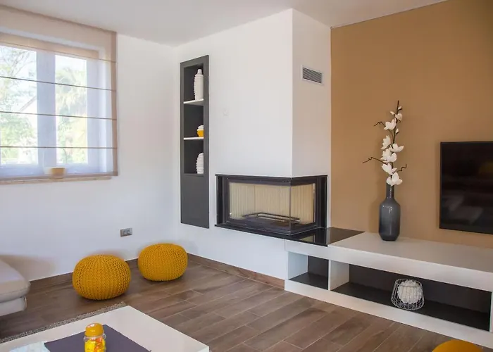 Vila Tiffany With Private Pool And Garden *