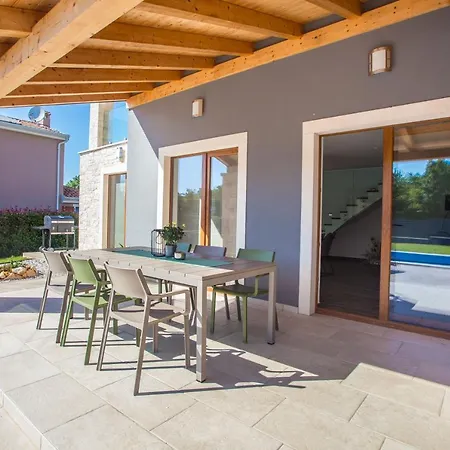 Vila Tiffany With Private Pool And Garden Poreč