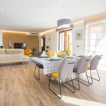 Villa Tiffany With Private Pool And Garden Porec