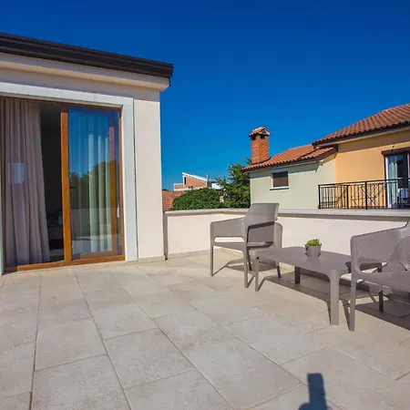 Villa Tiffany With Private Pool And Garden Porec