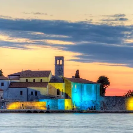 Tiffany With Private Pool And Garden Porec