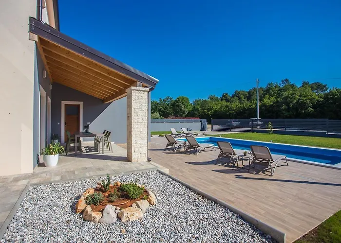 Tiffany With Private Pool And Garden * Πόρετς