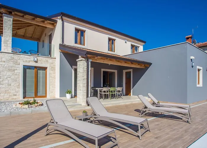 Tiffany With Private Pool And Garden Βίλα Πόρετς