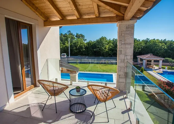 Tiffany With Private Pool And Garden Villa