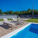 Tiffany With Private Pool And Garden Vila Poreč