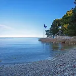 Tiffany With Private Pool And Garden Poreč