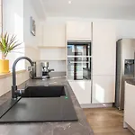 Vila Tiffany With Private Pool And Garden